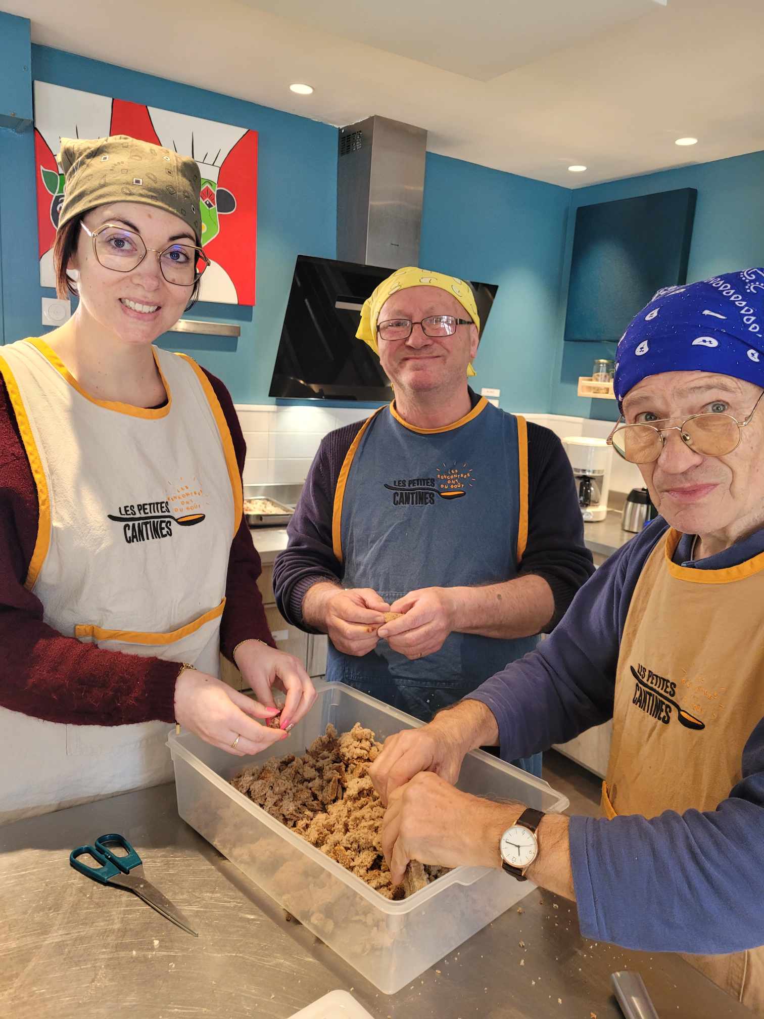 Atelier cuisine aux Petites Cantines de Croix.